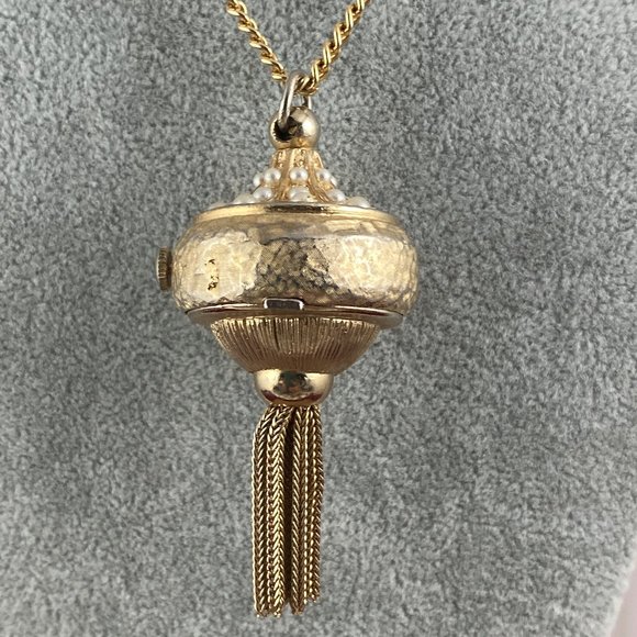 Fabulous Vintage vintage Swiss made Taylorette Pendant watch with Faux Pearls - Picture 2 of 9